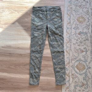 Camo skinny jeans